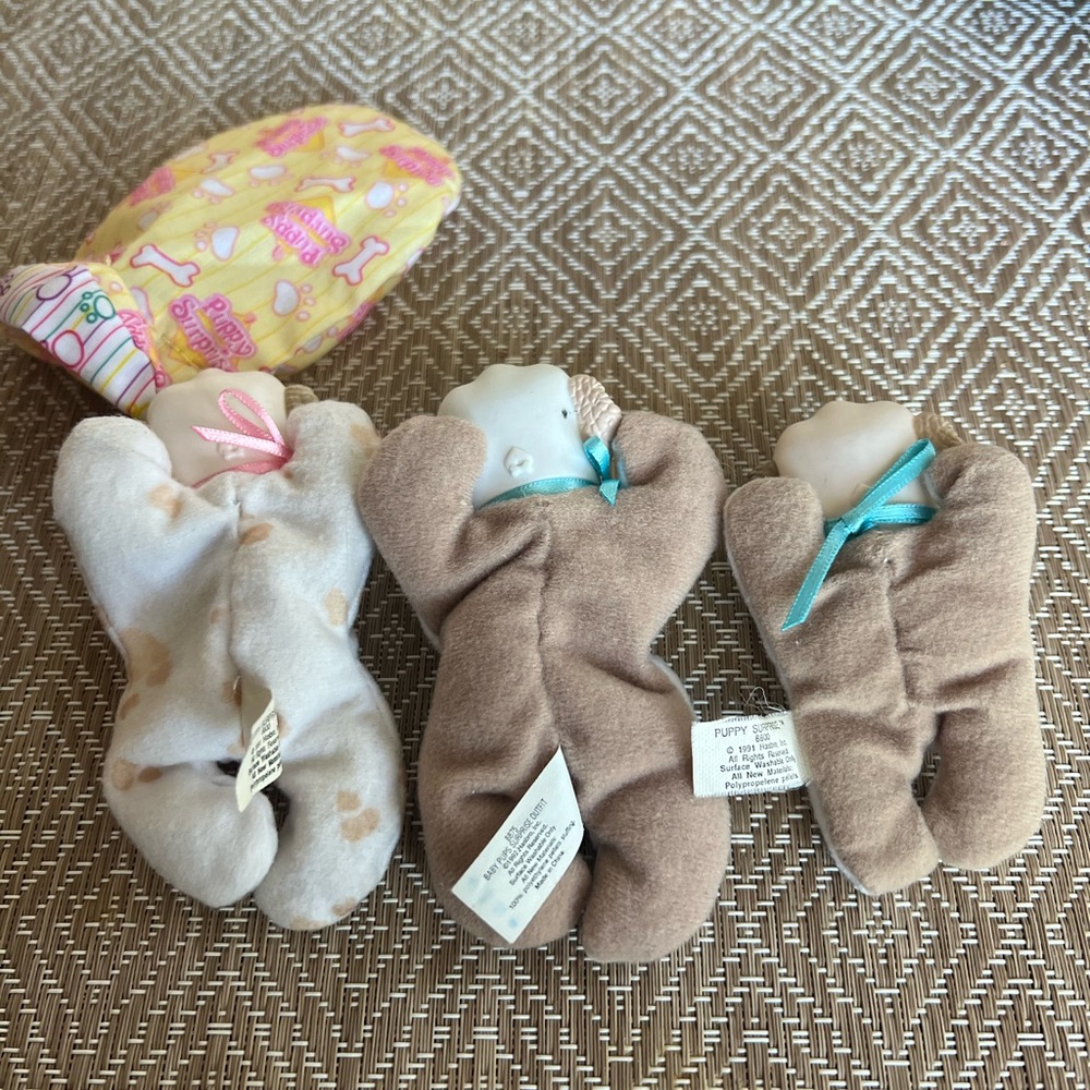 3-VINTAGE PUPPY
SURPRISE PUPPIES WITH 1 SLEEPING BAG - Picture 8 of 13